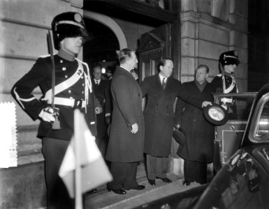 Aankomst Italiaanse minister-president, Giuseppe Pella, in Nederland, Bestanddeelnr 906-1289