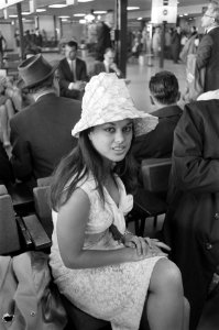 Aankomst Israelische filmster Aliza Gur Miss Israël 1960, speelde in James Bond, Bestanddeelnr 916-6303