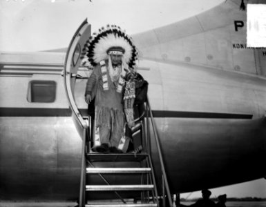 Aankomst Indianenopperhoofd Ozenonton (Schiphol), Bestanddeelnr 903-3692