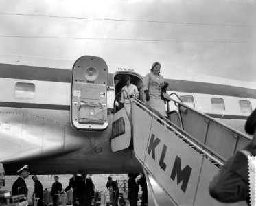 Aankomst Hare Koninklijke Hoogheid Prinses Beatrix op Schiphol uit Amerika, Prin, Bestanddeelnr 910-6929