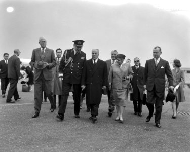 Aankomst Habib Bourguiba op Schiphol op doorreis, Bestanddeelnr 912-4217