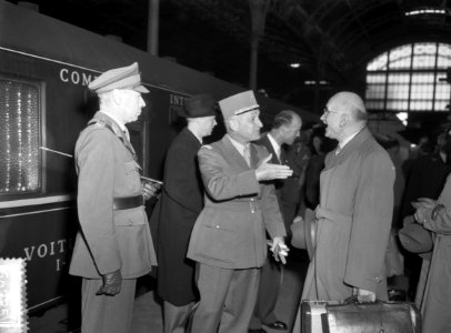 Aankomst van de Franse generaal M. Carpentier, bevelhebber van de geallieerde l…, Bestanddeelnr 906-0225