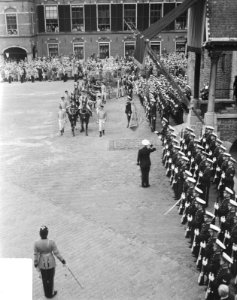 Aankomst Gouden Koets op Binnenhof, Bestanddeelnr 904-1966
