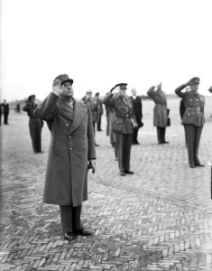 Aankomst Franse generaal Jean de Lattre de Tassigny, Bestanddeelnr 901-9079 photo