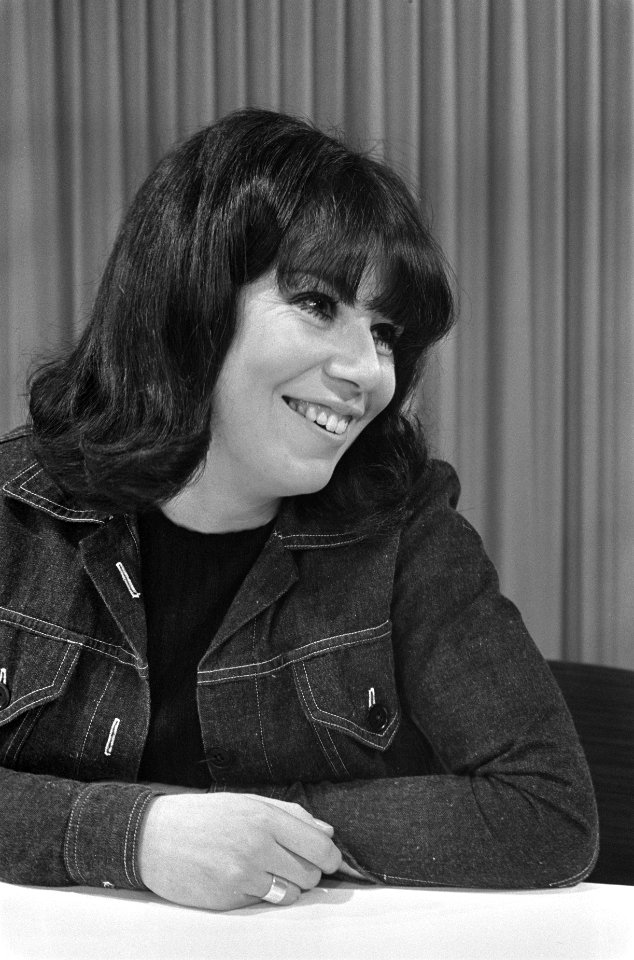 Aankomst Geraldine Sherman (Forsyte Saga) op Schiphol, Bestanddeelnr 921-0952