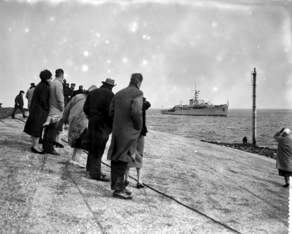 Aankomst HMS Johan Maurits van Nassau uit Nieuw-Guinea in Den Helder, Bestanddeelnr 909-4546