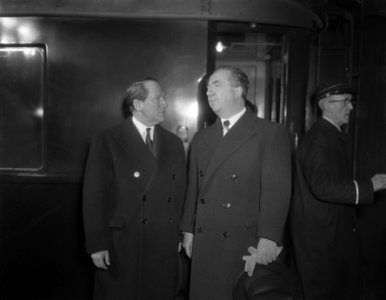 Aankomst Italiaanse minister-president, Giuseppe Pella, in Nederland, Bestanddeelnr 906-1284