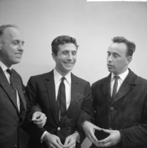 Aankomst Gilbert Bécaud op Schiphol, Bestanddeelnr 916-4891