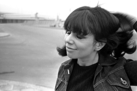 Aankomst Geraldine Sherman (Forsyte Saga) op Schiphol, Bestanddeelnr 921-0951