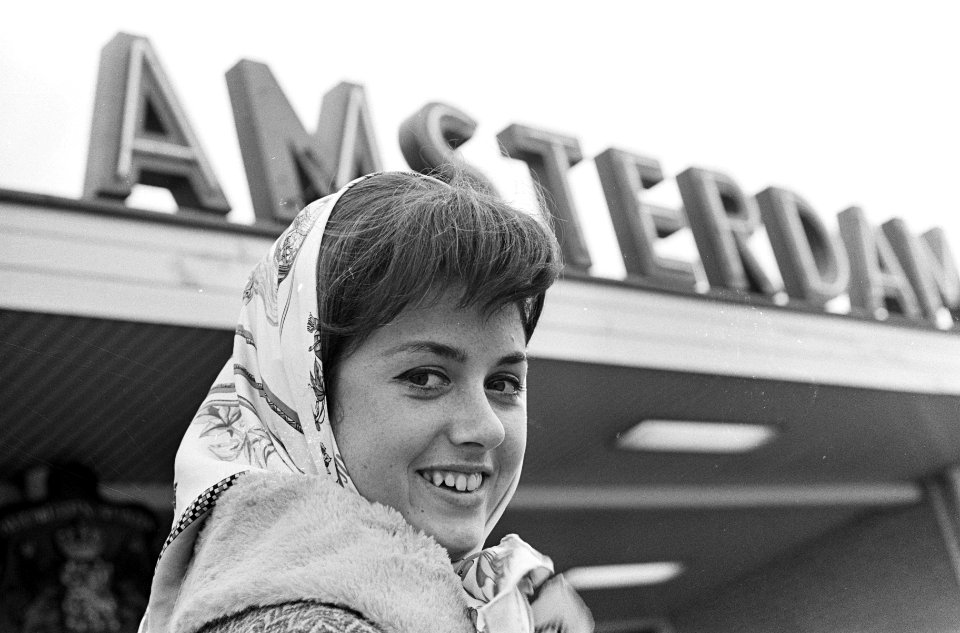 Aankomst Gigliola Cinquetti op Schiphol, Bestanddeelnr 918-9826