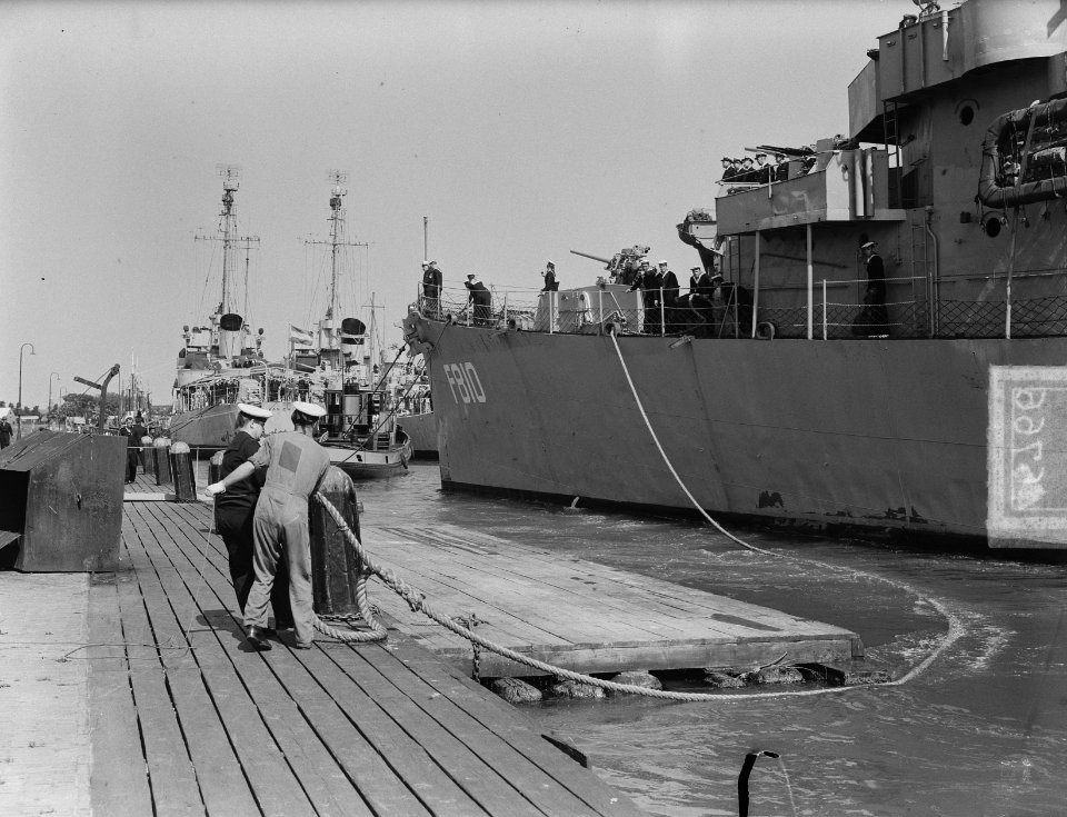 Aankomst Hr. Ms. De Zeeuw Den Helder, Bestanddeelnr 904-6766