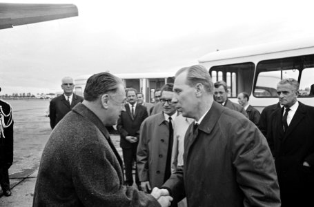 Aankomst en vertrek, ministers, vliegvelden, Bestanddeelnr 919-7197