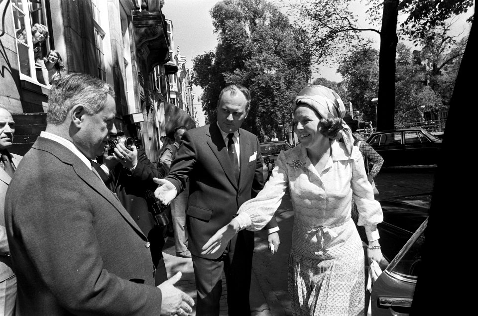 Aankomst en begroeting van prinses Beatrix, Bestanddeelnr 927-9831