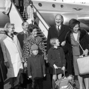 Aankomst en vertrek, ministers, diplomaten, Luns, J.A.M.H., Bestanddeelnr 919-7406