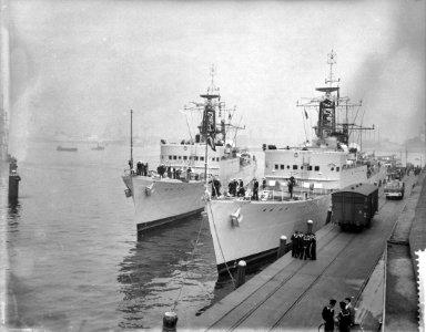Aankomst Engelse Dartmouth-training squadron in Amsterdam, Bestanddeelnr 909-0230