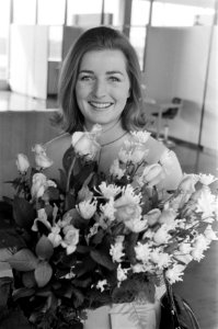 Aankomst Miss Australia 1969 20 jarige Suzanne McClelland , op Schiphol kop met , Bestanddeelnr 922-4299