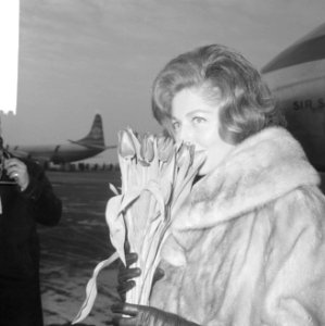 Aankomst Mrs. America 1966 , Alice Buehner op Schiphol, Bestanddeelnr 918-6889
