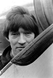 Aankomst Dave Berry op Schiphol (met stukje kauwgum in mond), Bestanddeelnr 918-7491