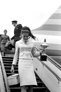 Aankomst Miss Finland op Schiphol, Ingrid Bethke ( Miss Duitsland ) bij aankomst, Bestanddeelnr 918-0216