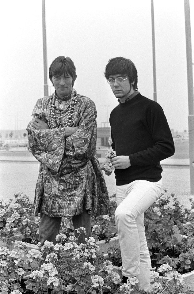 Aankomst Dave Berry en Manfred Mann op Schiphol. Dave Berry en Manfred Mann, Bestanddeelnr 920-6901