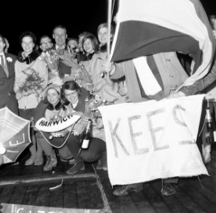 Aankomst dames schaatsploeg te Hoek van Holland, Bestanddeelnr 918-8219