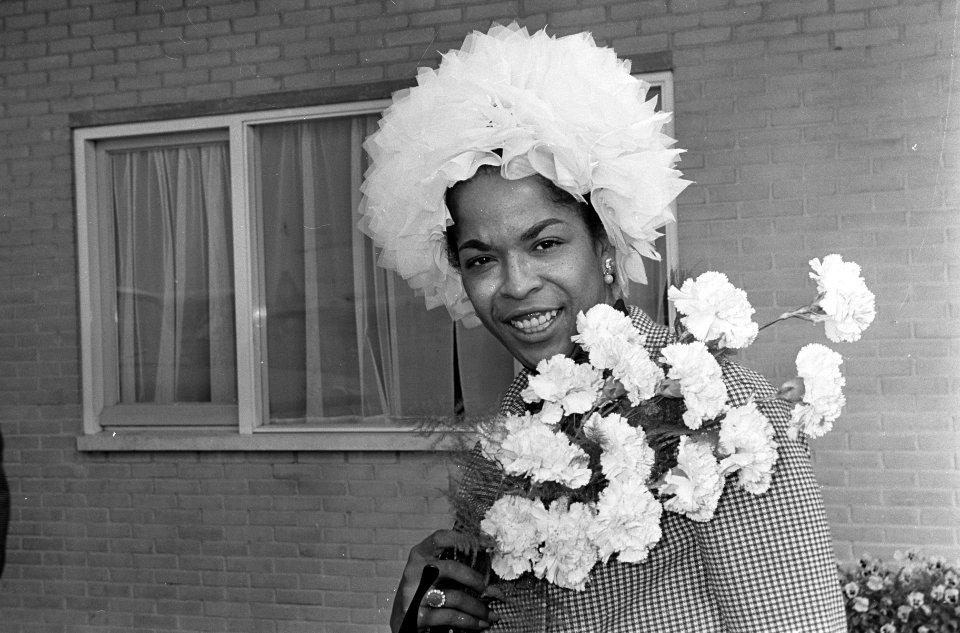 Aankomst Della Reese (Amerikaanse zangeres) op Schiphol, Bestanddeelnr 917-8627