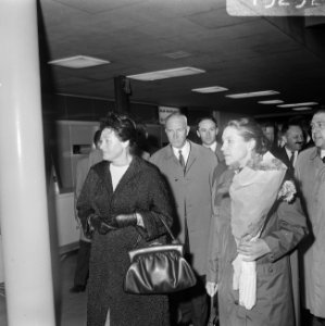 Aankomst delegatie Opperste Sovjet op Schiphol, Russische delegatie, Bestanddeelnr 919-2929