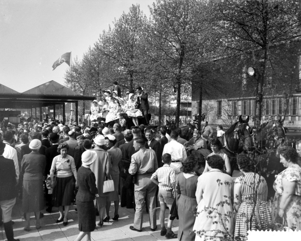 Aankomst Floriadepostkoets te Rotterdam, Bestanddeelnr 911-2294