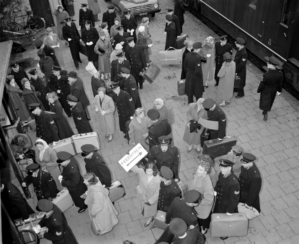 Aankomst Feeentrein Den Helder KIM, Bestanddeelnr 908-1952