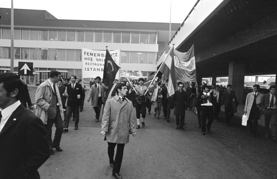 Aankomst Fenerbahçe op Schiphol, Bestanddeelnr 921-8427
