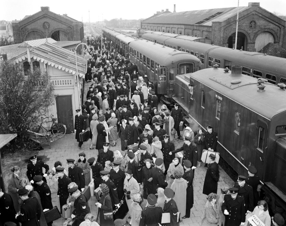 Aankomst Feeentrein Den Helder KIM, Bestanddeelnr 908-1949