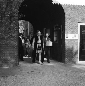 Aankomst Floriadepostkoets bij Hortus Botanicus te Leiden, Bestanddeelnr 911-2280