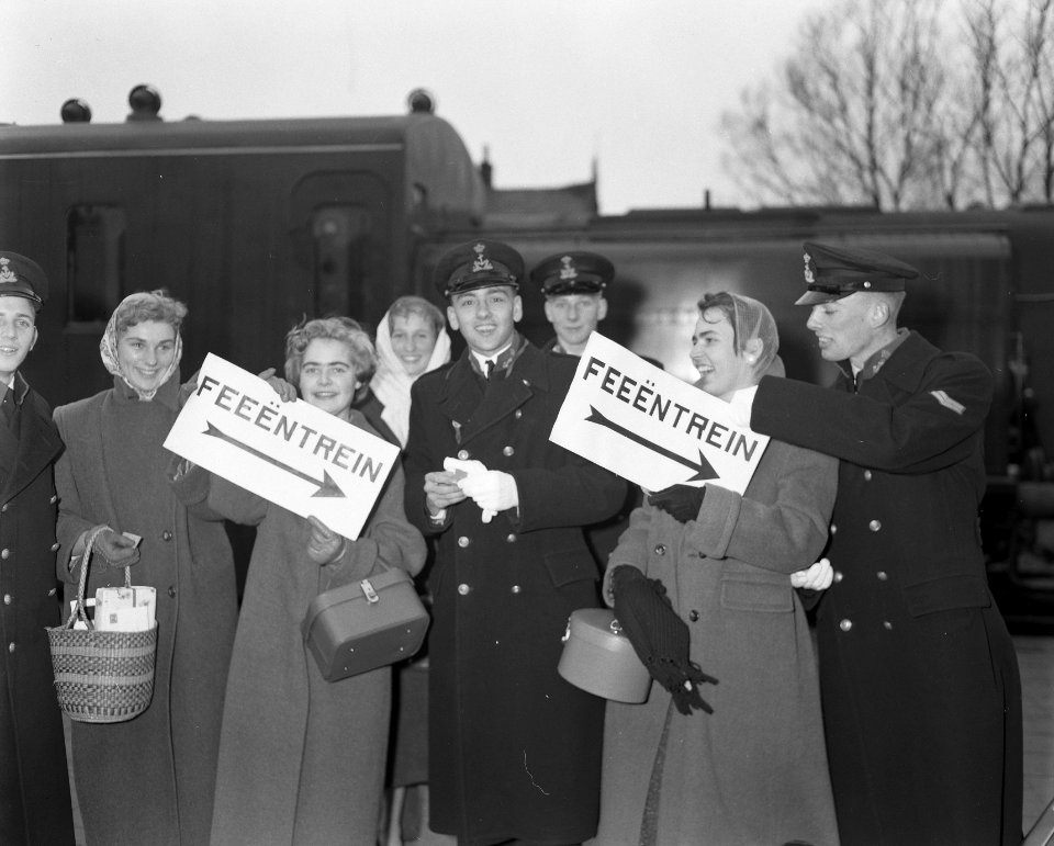 Aankomst Feeentrein Den Helder KIM, Bestanddeelnr 908-1954