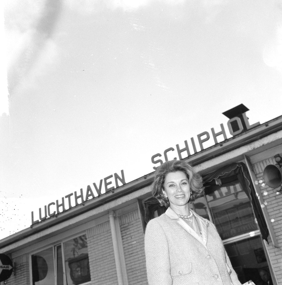 Aankomst filmster Linda Christian op Schiphol, Bestanddeelnr 917-8279