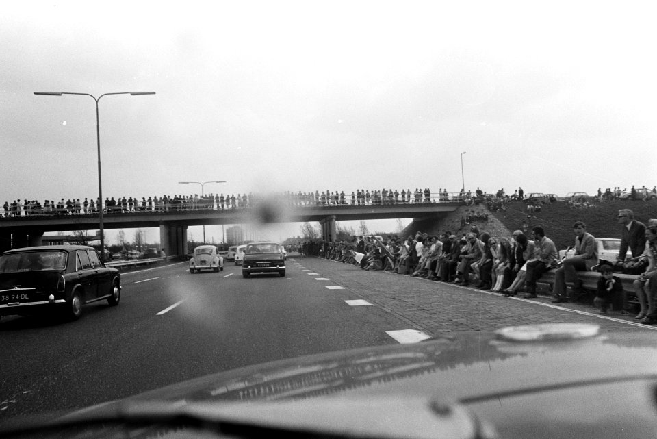 Aankomst Feijenoordspelers op vliegveld Zestienhoven, Rotterdam, Bestanddeelnr 923-5073