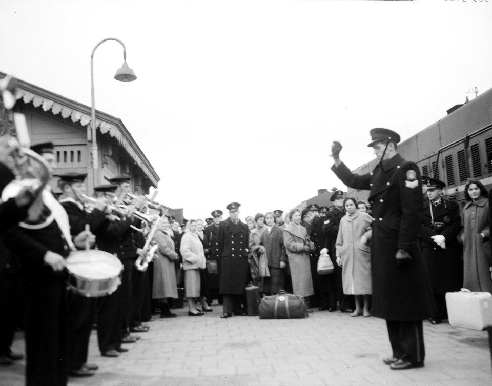 Aankomst feeentrein in Den Helder, Bestanddeelnr 909-1785