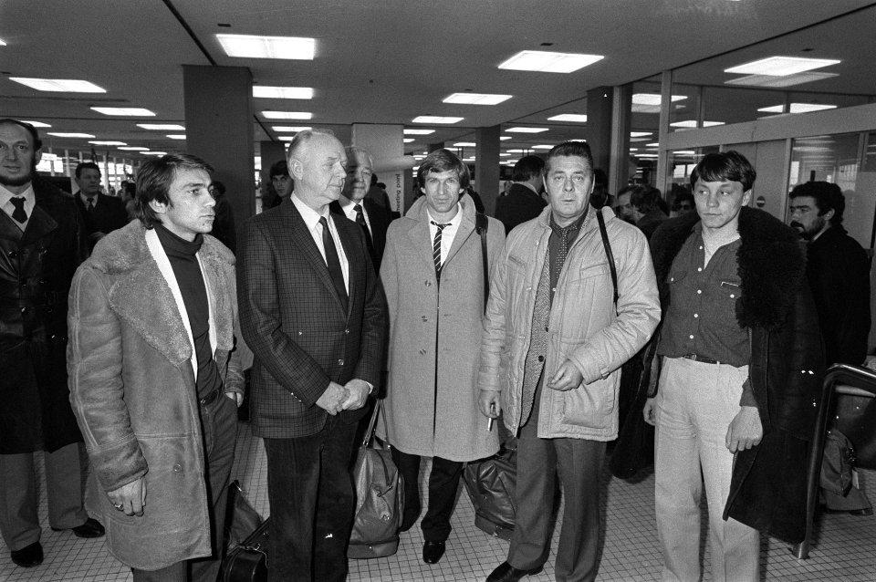 Aankomst Radnicki op Schiphol in verband met wedstrijd te Feyenoord woensdag a.s, Bestanddeelnr 931-8460