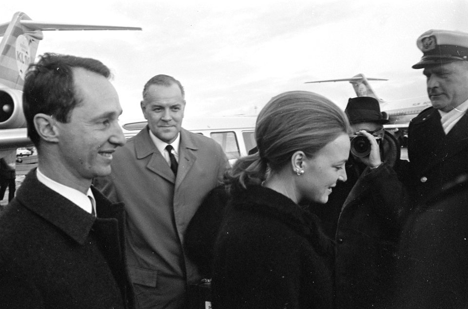 Aankomst prinses Irene en prins Carlos op Schiphol, Bestanddeelnr 919-9404