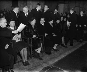 Aankomst Prinses Juliana in de Grote- of St. Bavo te Haarlem, Bestanddeelnr 901-2741