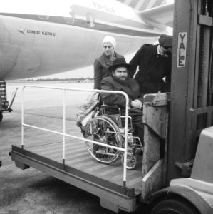 Aankomst Rabbi Uriel Zimmer op Schiphol, Bestanddeelnr 912-8997