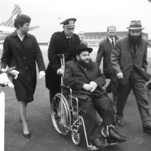 Aankomst Rabbi Uriel Zimmer op Schiphol, Bestanddeelnr 912-8999