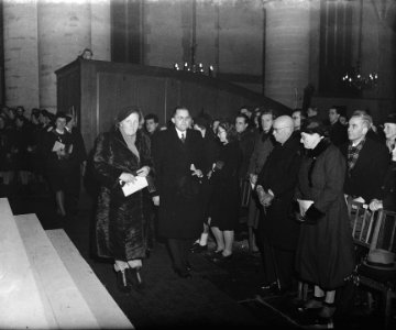 Aankomst Prinses Juliana in de Grote- of St. Bavo te Haarlem, Bestanddeelnr 901-2740