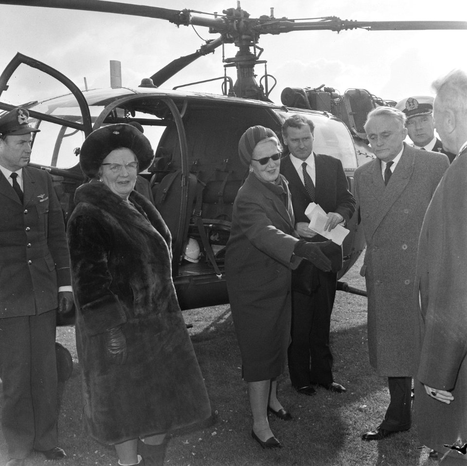 Aankomst per helikopter op Rozenburg, Bestanddeelnr 919-7315