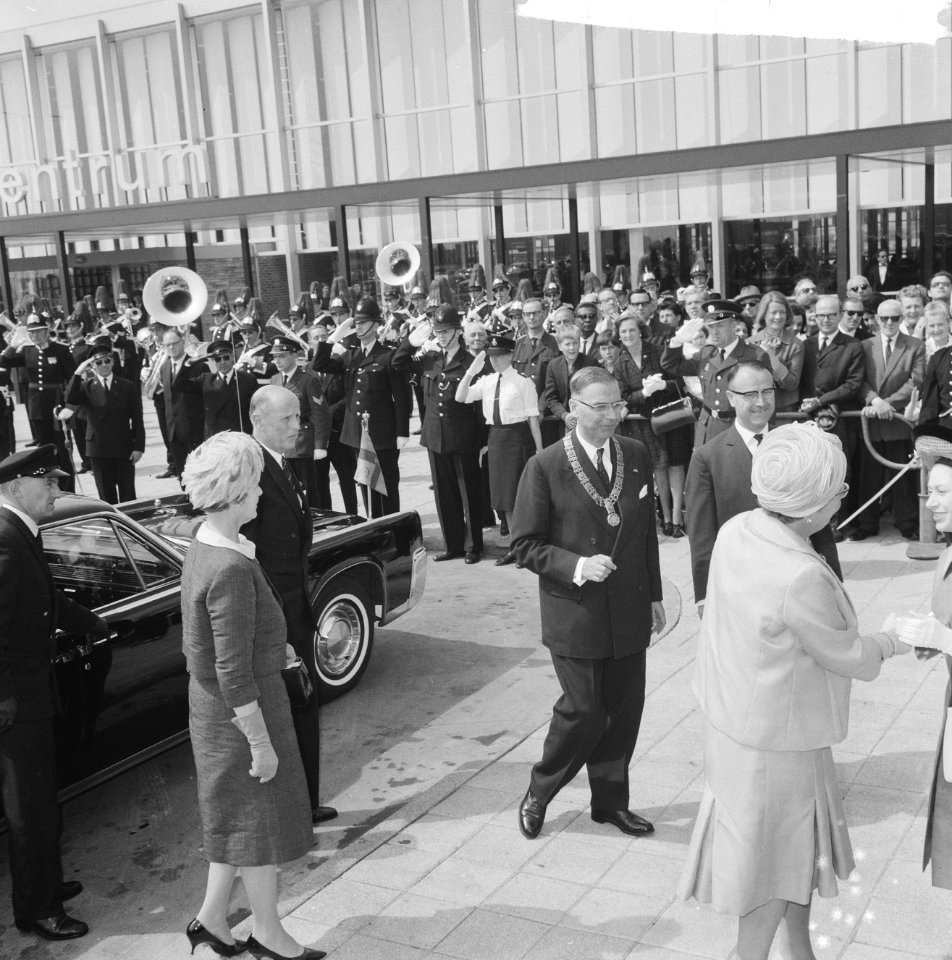 Aankomst Prinses Margaret en Lord Snowdon in de haven van Amsterdam, Bestanddeelnr 917-7720