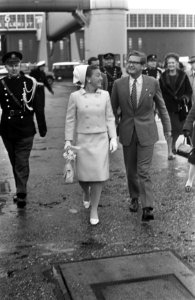 Aankomst prinses Margriet en Pieter op Schiphol, Bestanddeelnr 920-0928