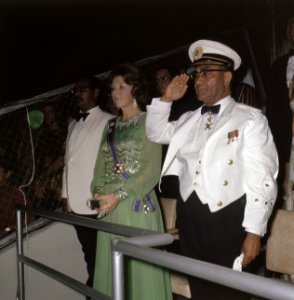 Aankomst Prinses Beatrix en Prins Claus in Paramaribo en verblijf, Prinses Beatr, Bestanddeelnr 254-9735