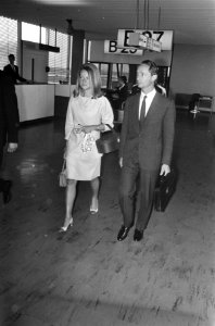 Aankomst prinses Irene en prins Hugo Charles op Schiphol, Bestanddeelnr 920-6601