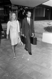 Aankomst prinses Irene en prins Hugo Charles op Schiphol, Bestanddeelnr 920-6600