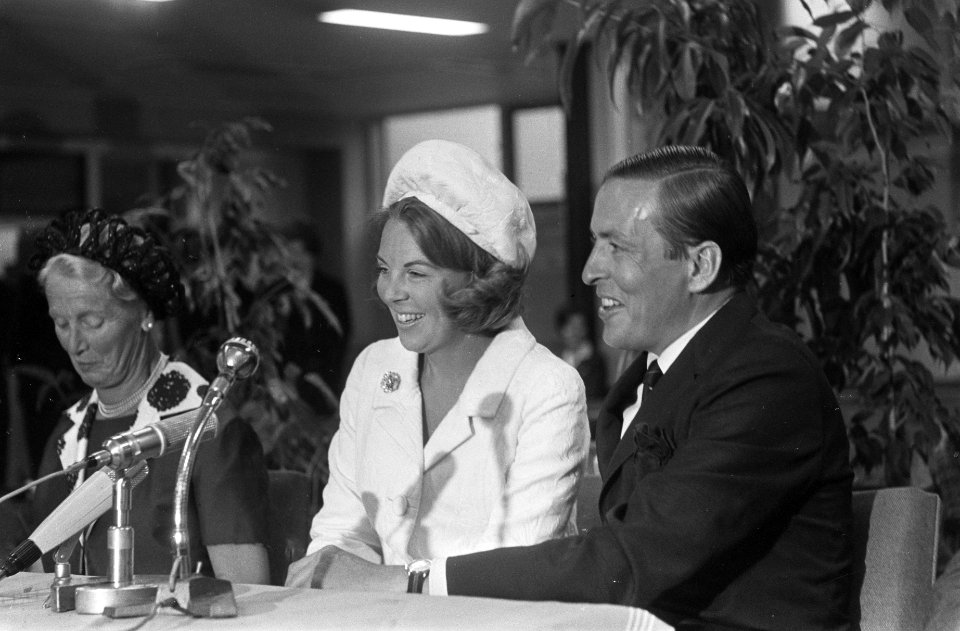 Aankomst prinses Beatrix en prins Claus op Schiphol, Bestanddeelnr 919-4133
