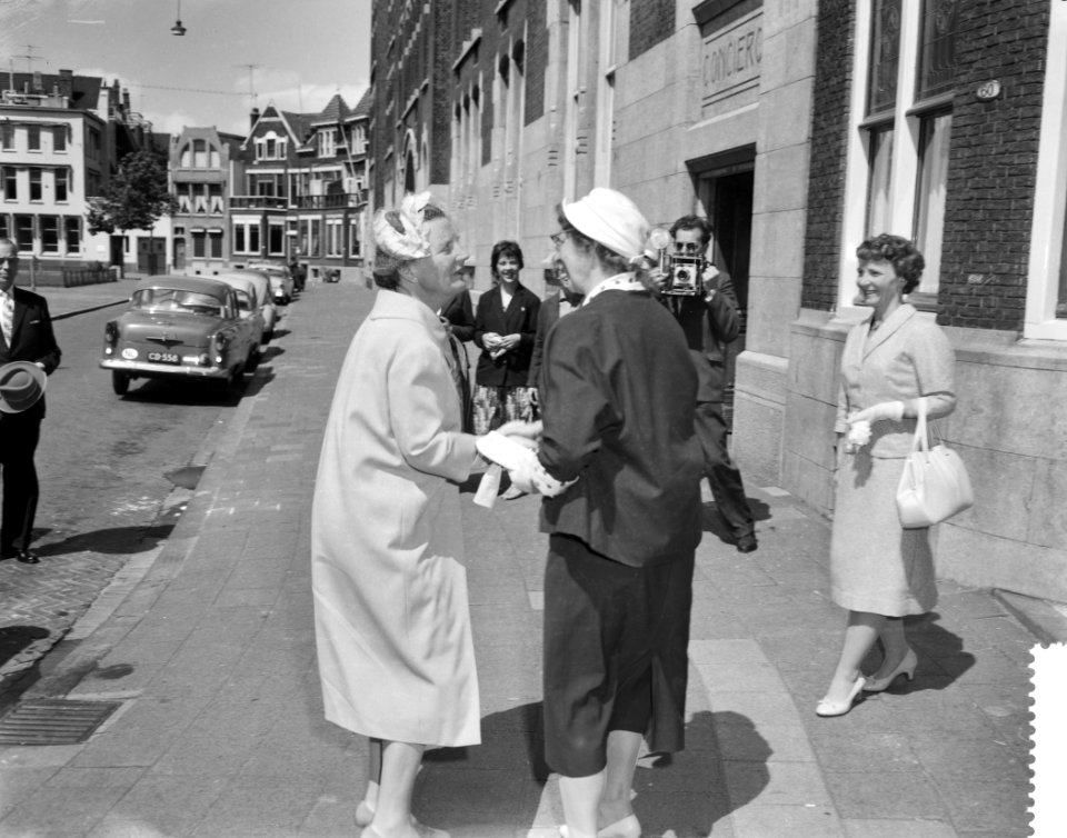 Aankomst van koningin Juliana, Bestanddeelnr 910-4335